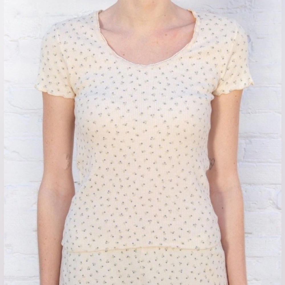 Brandy Melville Floral McKenna Lace Thermal Cream Top OS